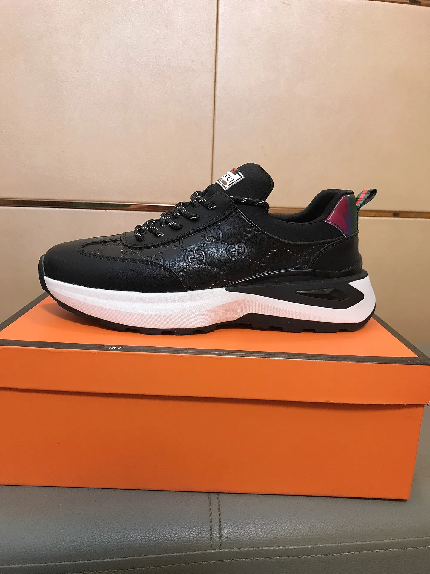 Factory price P442 💎👟👟[GUCCI] The latest trendy men's casual shoes, the fabric is made of embossed cowhide imported from Italy, comfortable sheepskin lining + feet, the original outsole is wear-resistant and non-slip, high-level version, exquisite workmanship. Code number: 38-44